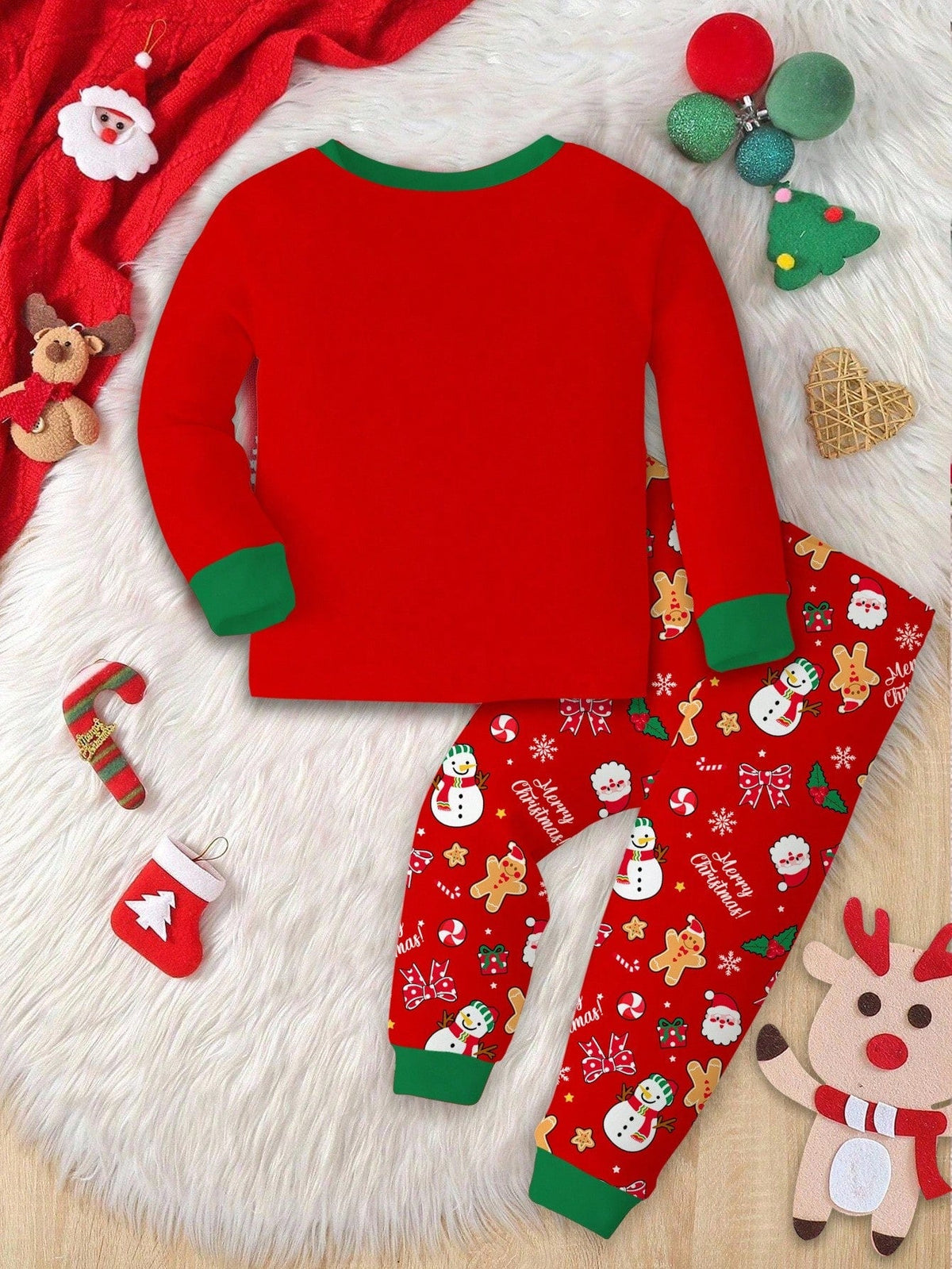 Childrens Lined Pajama Set with Holiday Graphics and Long Sleeves