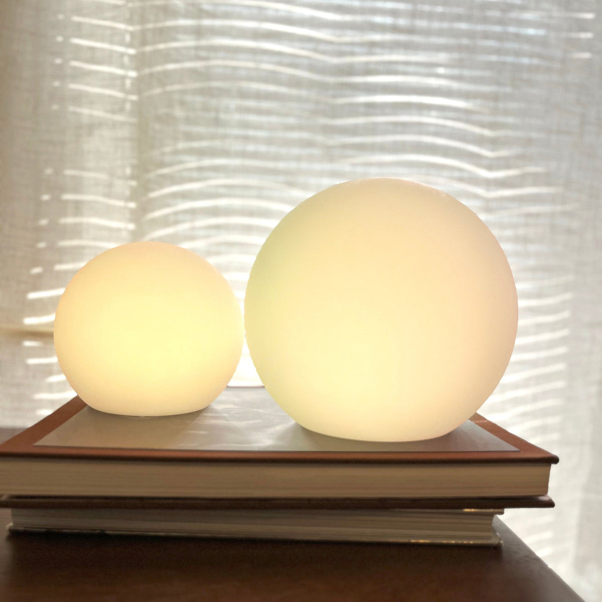 Color Changing Orb Lamp with Remote Control and 10-Hour  Runtime